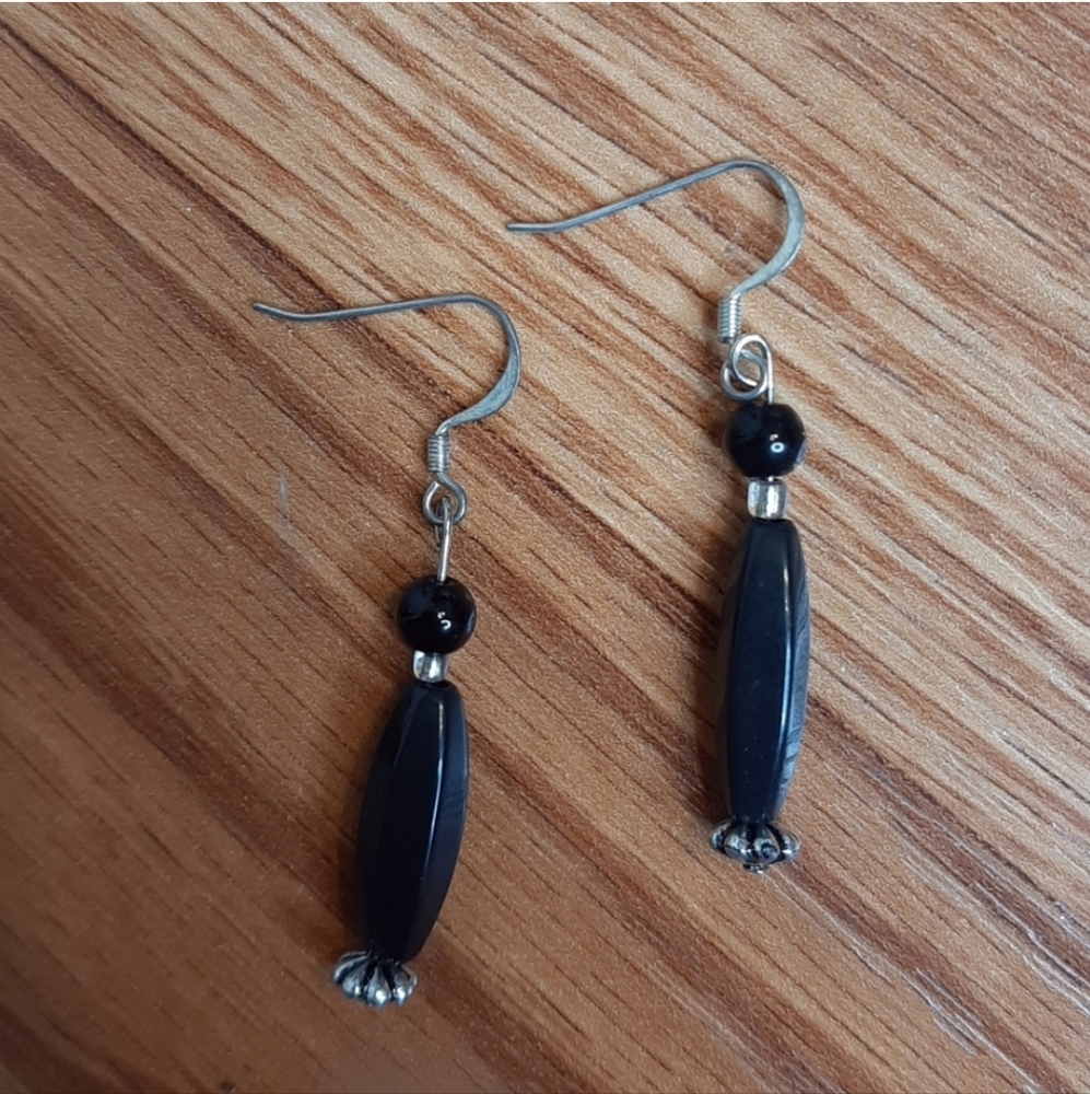 Beautiful silver and black beaded dangling earrings 2" long